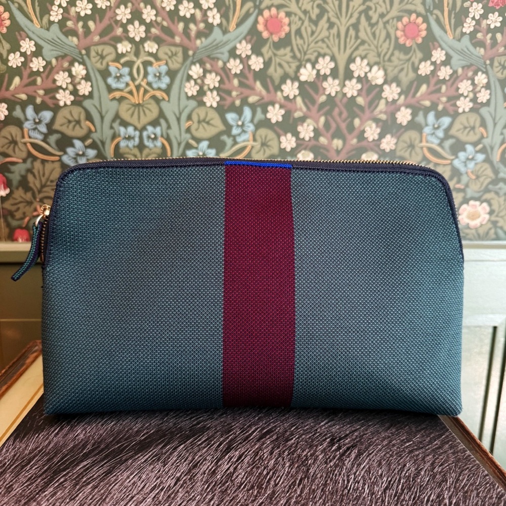 Rothy's large vanity case / Cosmetic Bag